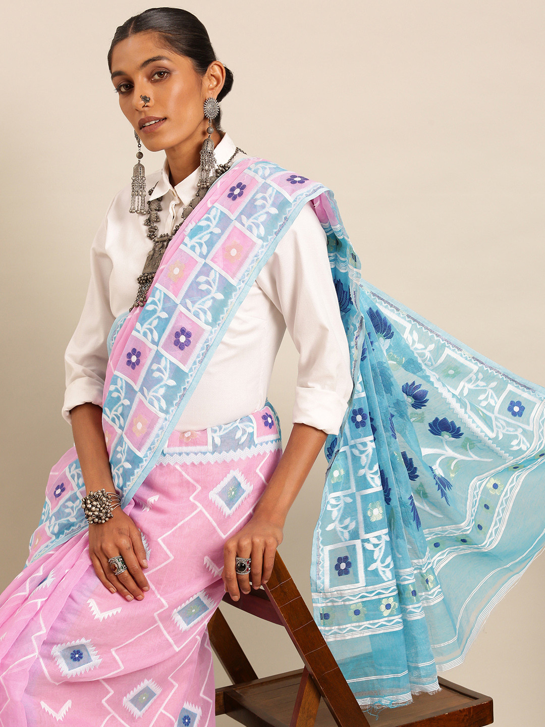 Taavi Floral Jamdani Saree