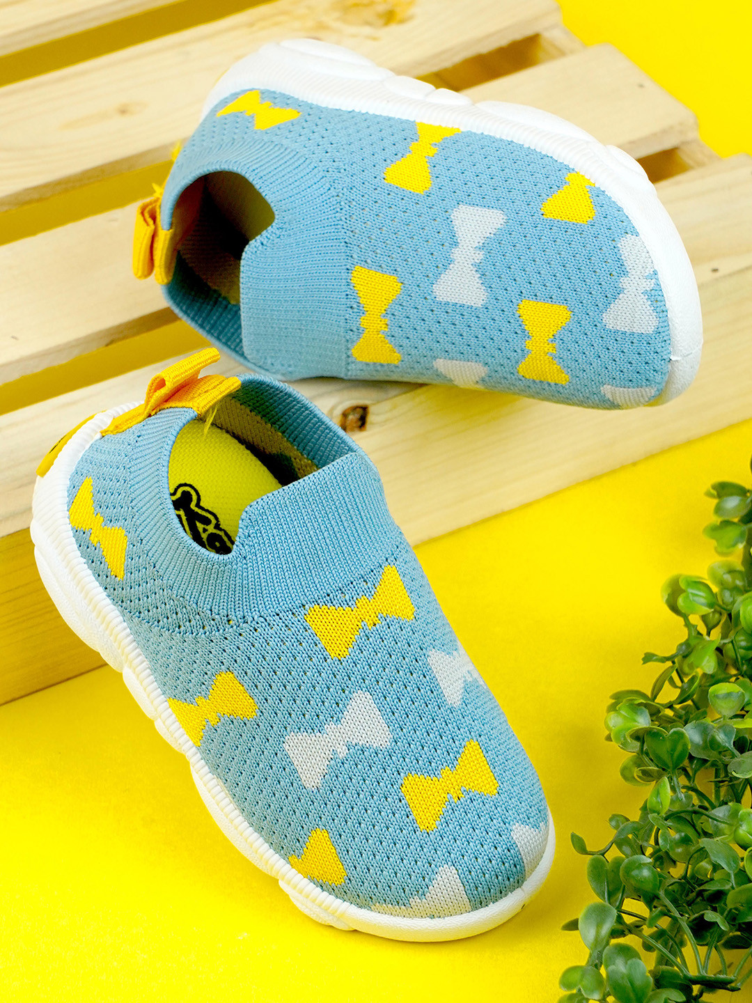 KATS Kids Textured Flyknit Musical Mesh Slip-On Sneakers