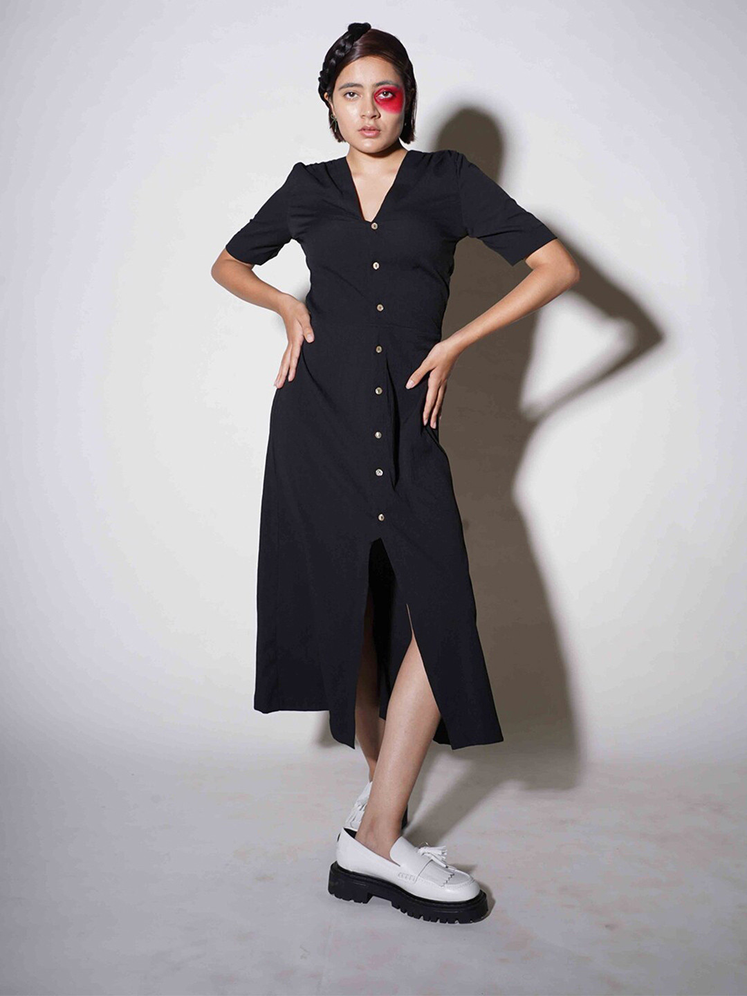 Ostilos V-Neck Georgette Sheath Midi Dress