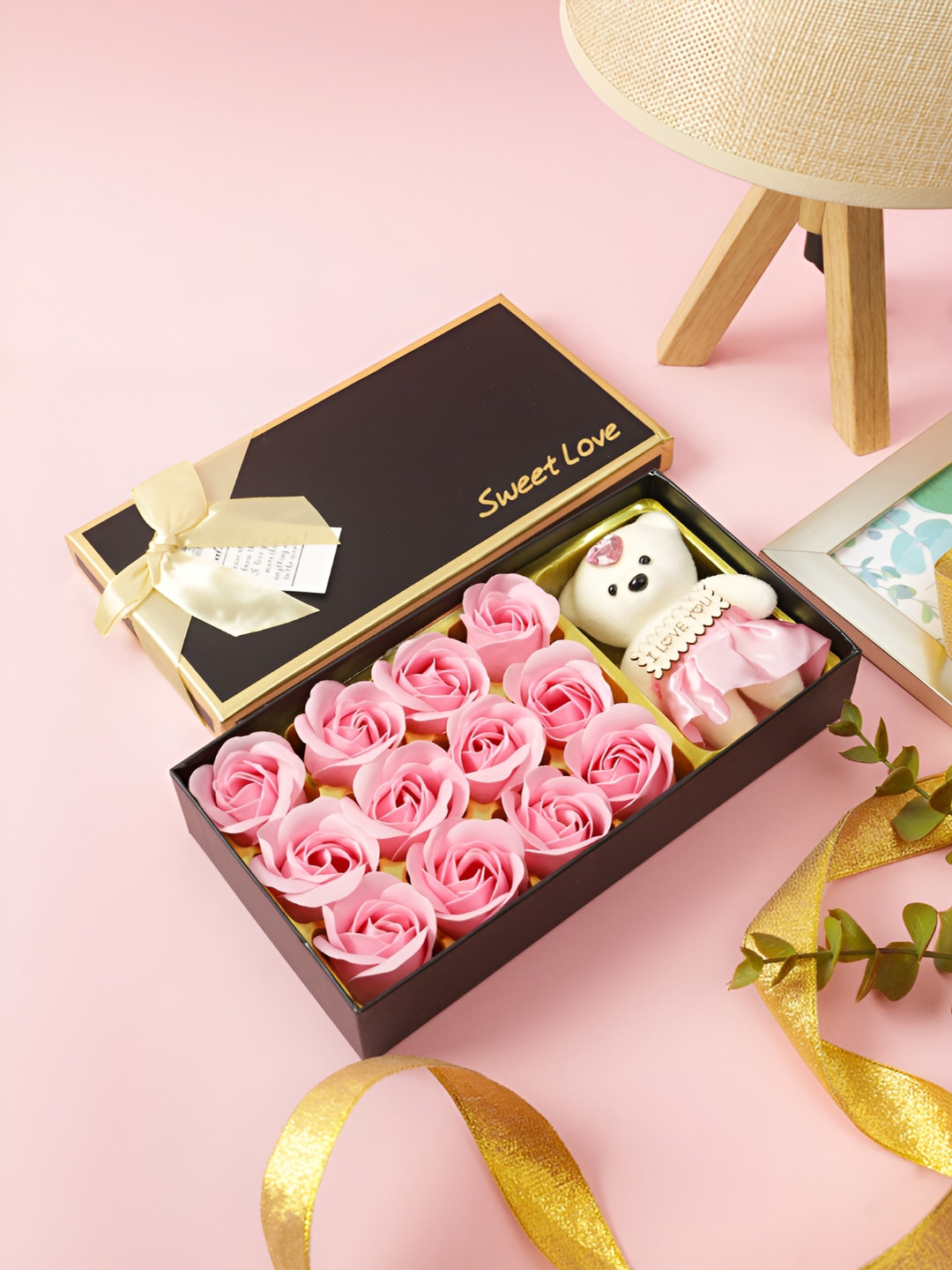 TAYHAA Pink & White Rose Flowers & Teddy Gift Set