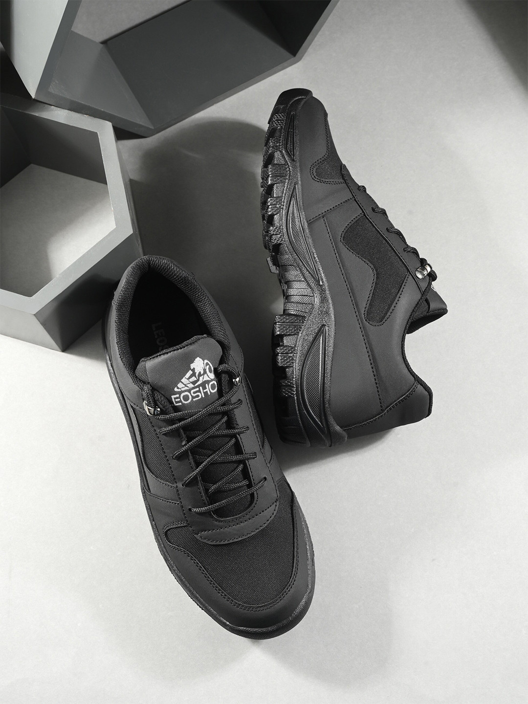 Leo's Fitness Shoes Men Canvas Trekking Shoes