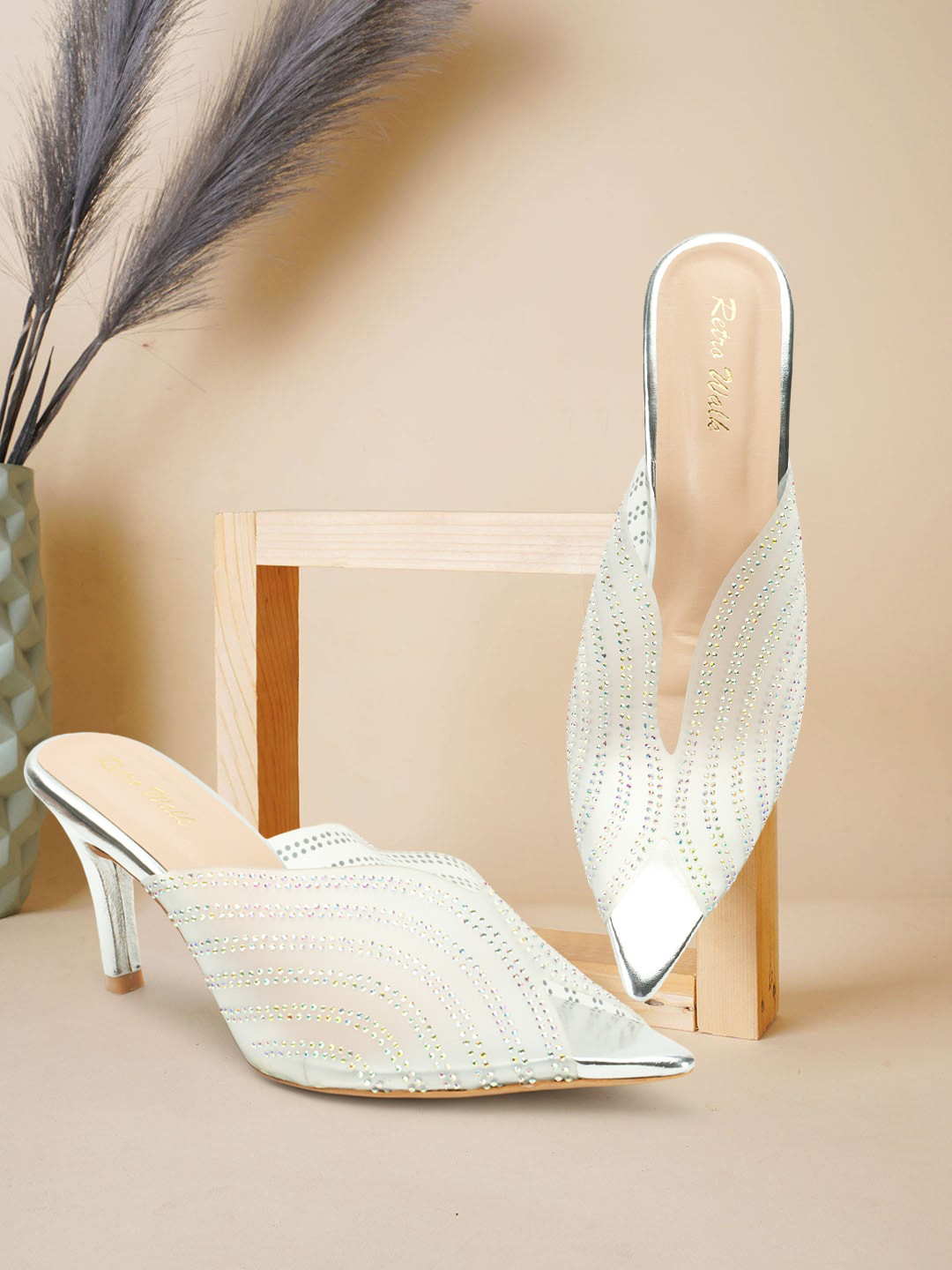 Retro Walk Embellished Slim Peep Toes