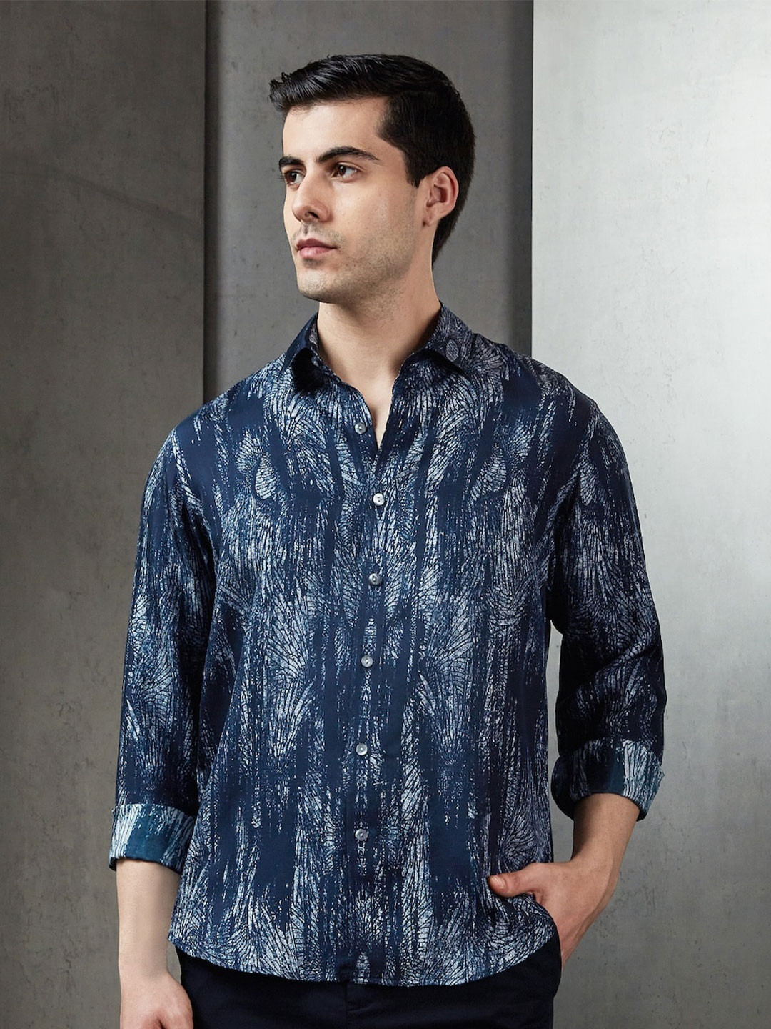 Rohit Gandhi + Rahul Khanna Comfort Cutaway Collar Printed Silk Casual Shirt