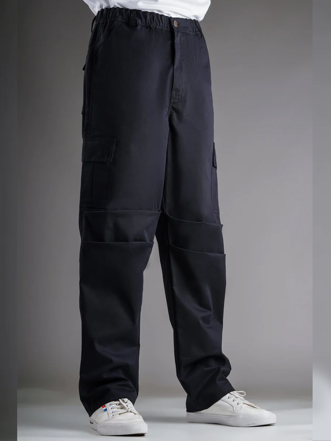 BAESD Men Relaxed Straight Leg High-Rise Easy Wash Pocket Detailing Cargos Trousers