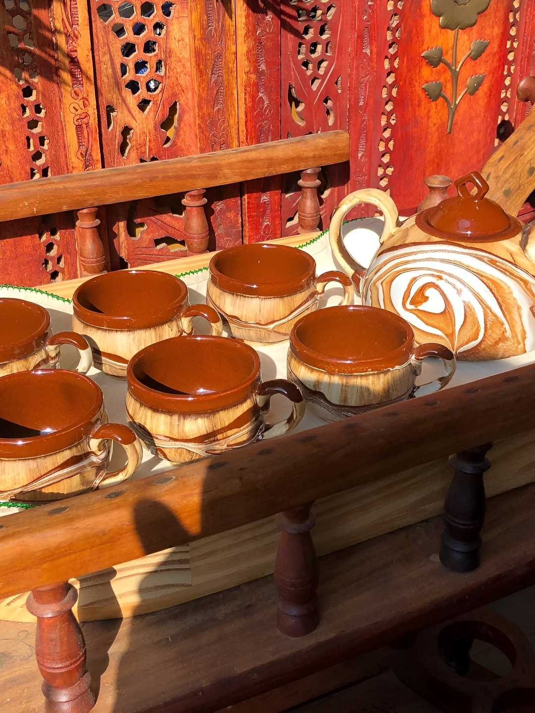 INDIA MEETS INDIA Brown & White 7 Pieces Textured Glossy Finish Ceramic Kettle Set