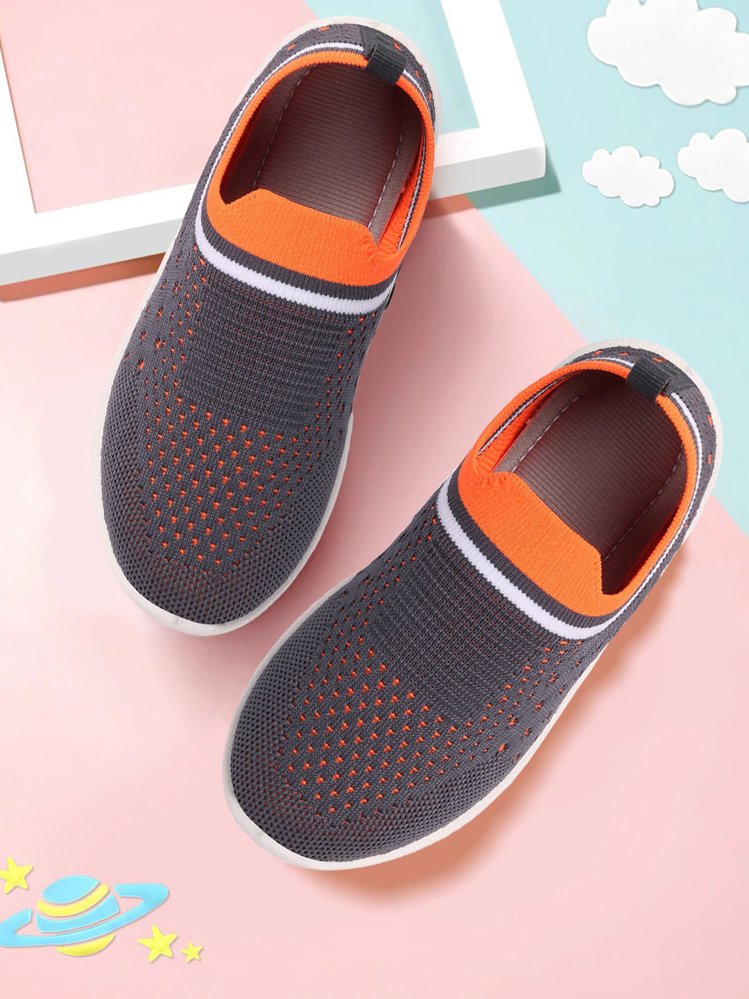 SPRENGE Boys Textured Lightweight Slip-On Sneakers