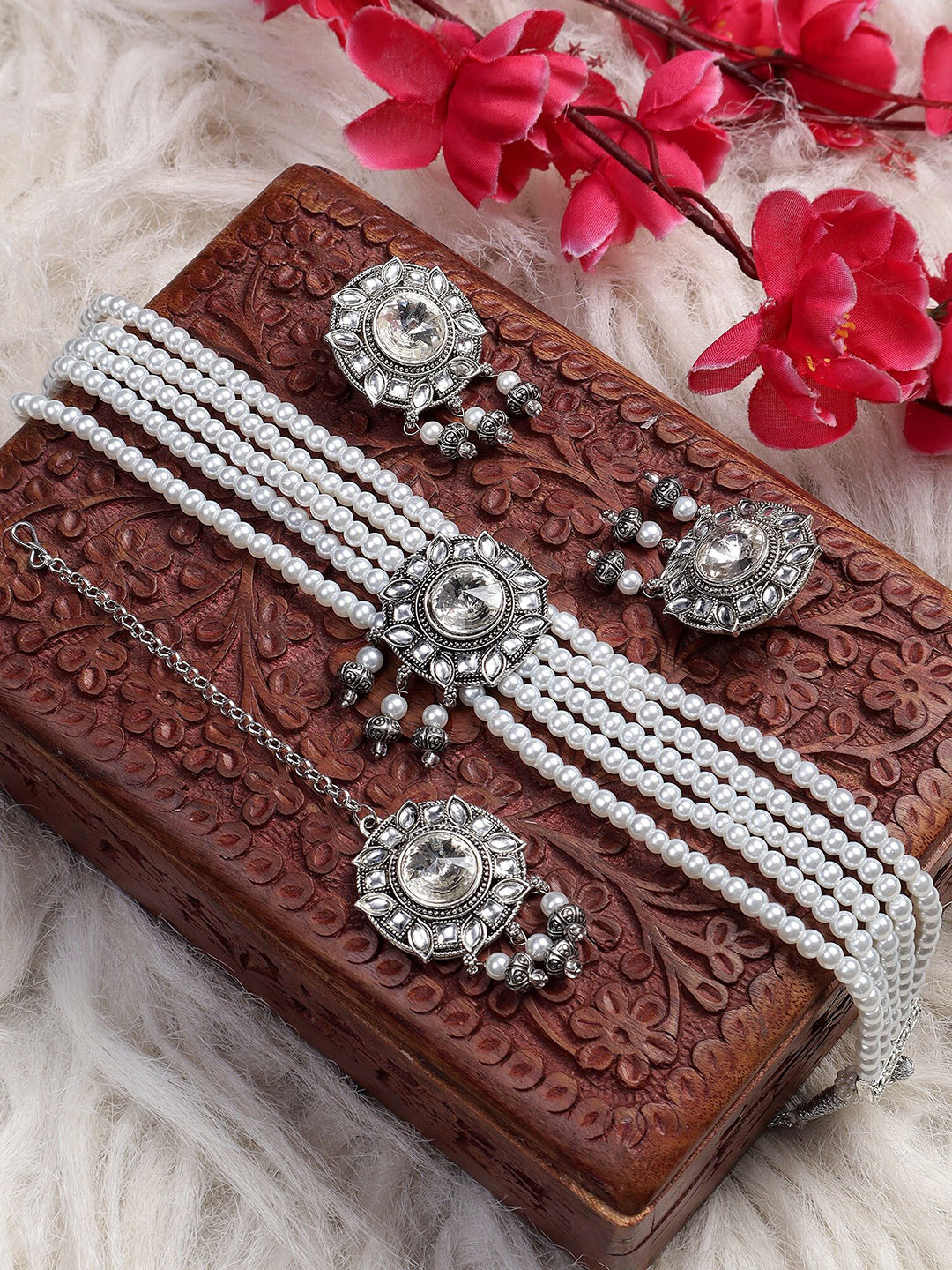 Mali Fionna Gold Plated Kundan Studded Jewellery Set