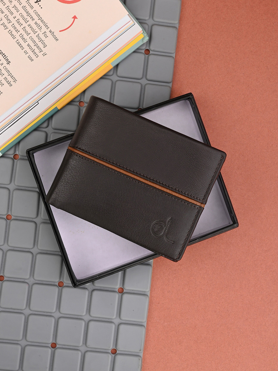CLOG LONDON Leather Two Fold Wallet