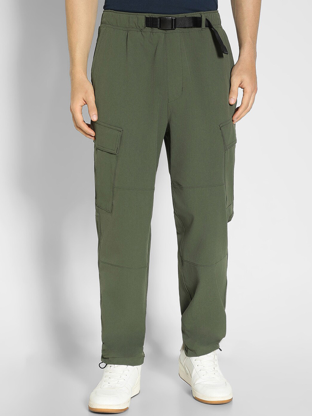 AMERICAN EAGLE OUTFITTERS Men 24/7 AirFlex Regular Fit Mid-Rise Cargo Joggers
