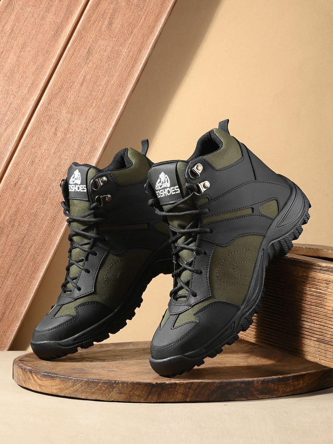 Leo's Fitness Shoes Men Colourblocked Canvas Hiking Boots