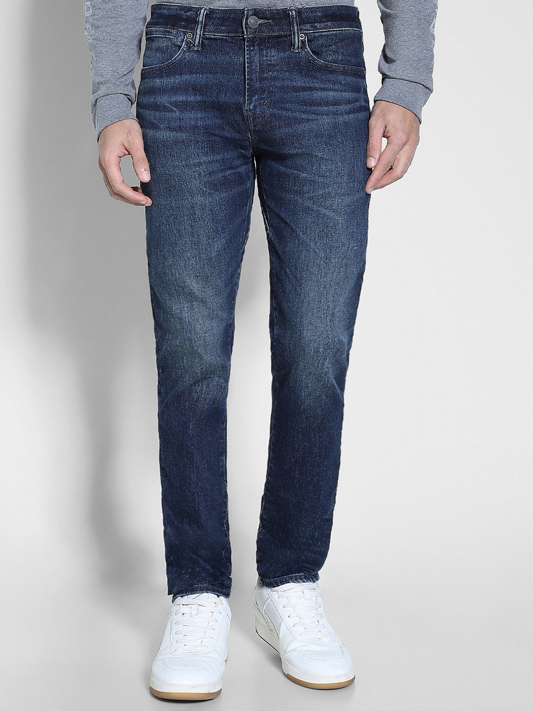 AMERICAN EAGLE OUTFITTERS Men 24/7 Athletic Skinny Fit Light Fade Stretchable Jeans