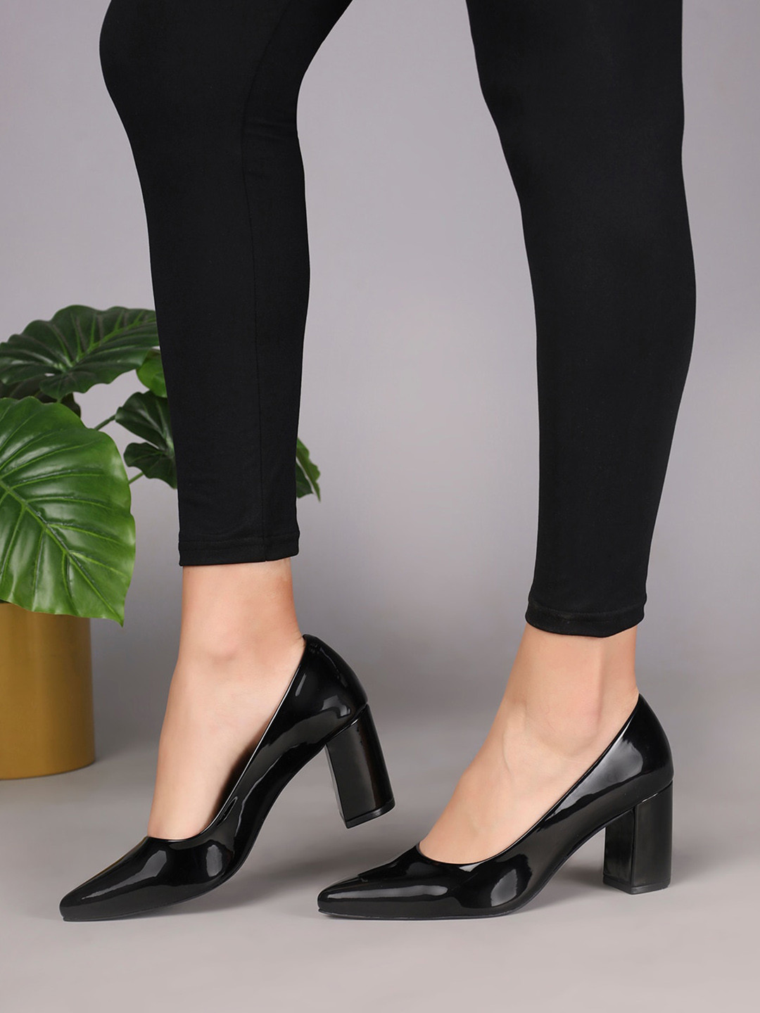 T.ELEVEN Round Toe Block Pumps