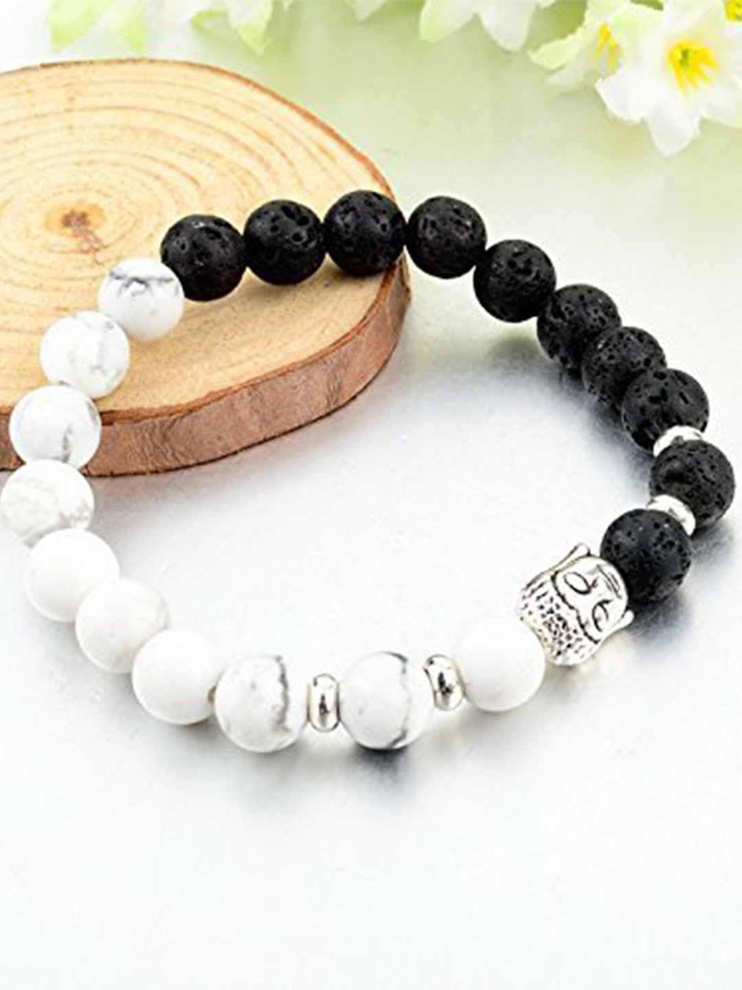 The Pari Women Ceramic Artificial Beads Bracelet