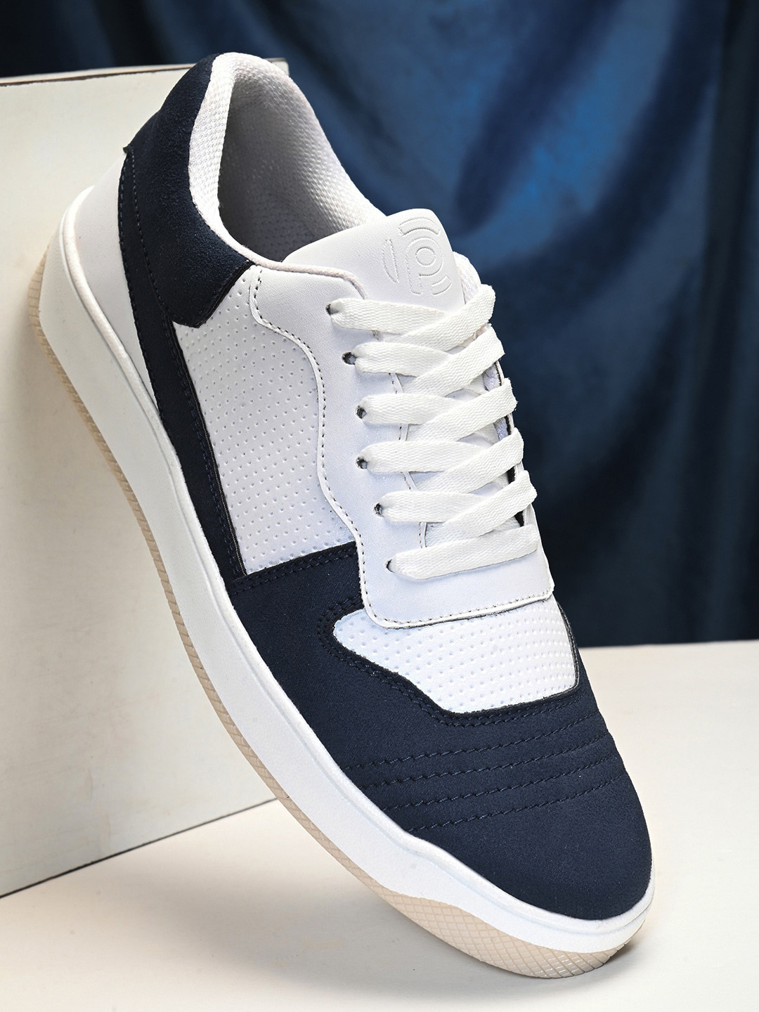 Prolific Men Round Toe Memory Foam Lightweight Sneakers