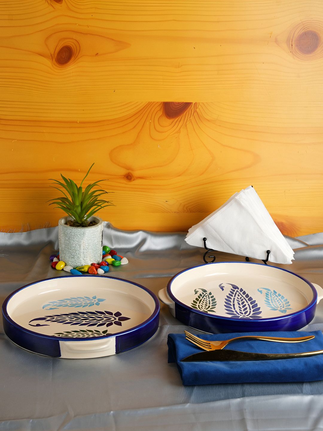 caffeine White & Blue 2 Pieces Ethnic Motifs Printed Stoneware Sizzler Trays