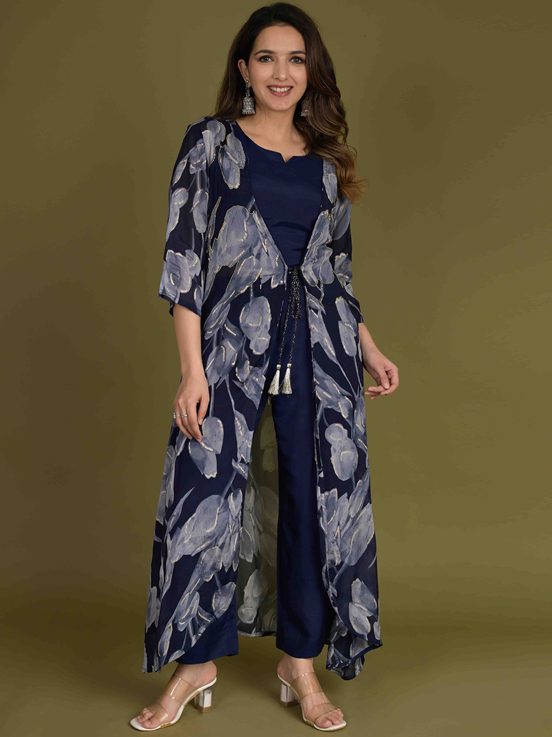 Do Dhaage Round Neck Top With Flared Trousers & Shrug