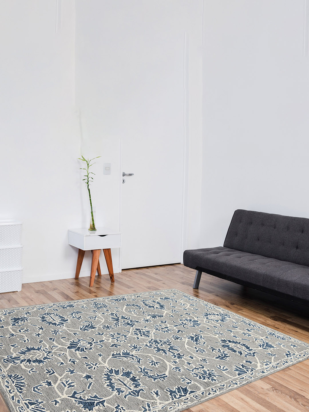 saraswatii global Grey Floral Hand-Tufted Wool Carpets