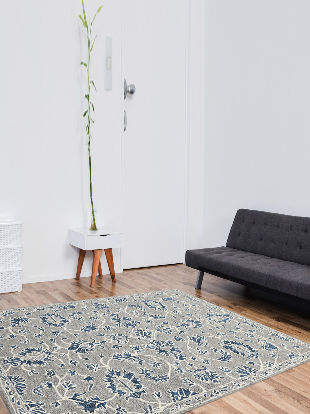 saraswatii global Grey Floral Hand-Tufted Wool Carpets