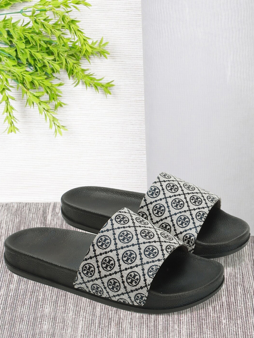 Colo Women Textured Sliders