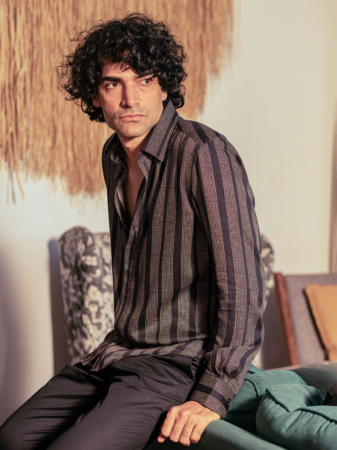 RARE RABBIT Men Strim Slim Fit Vertical Stripes Shirt