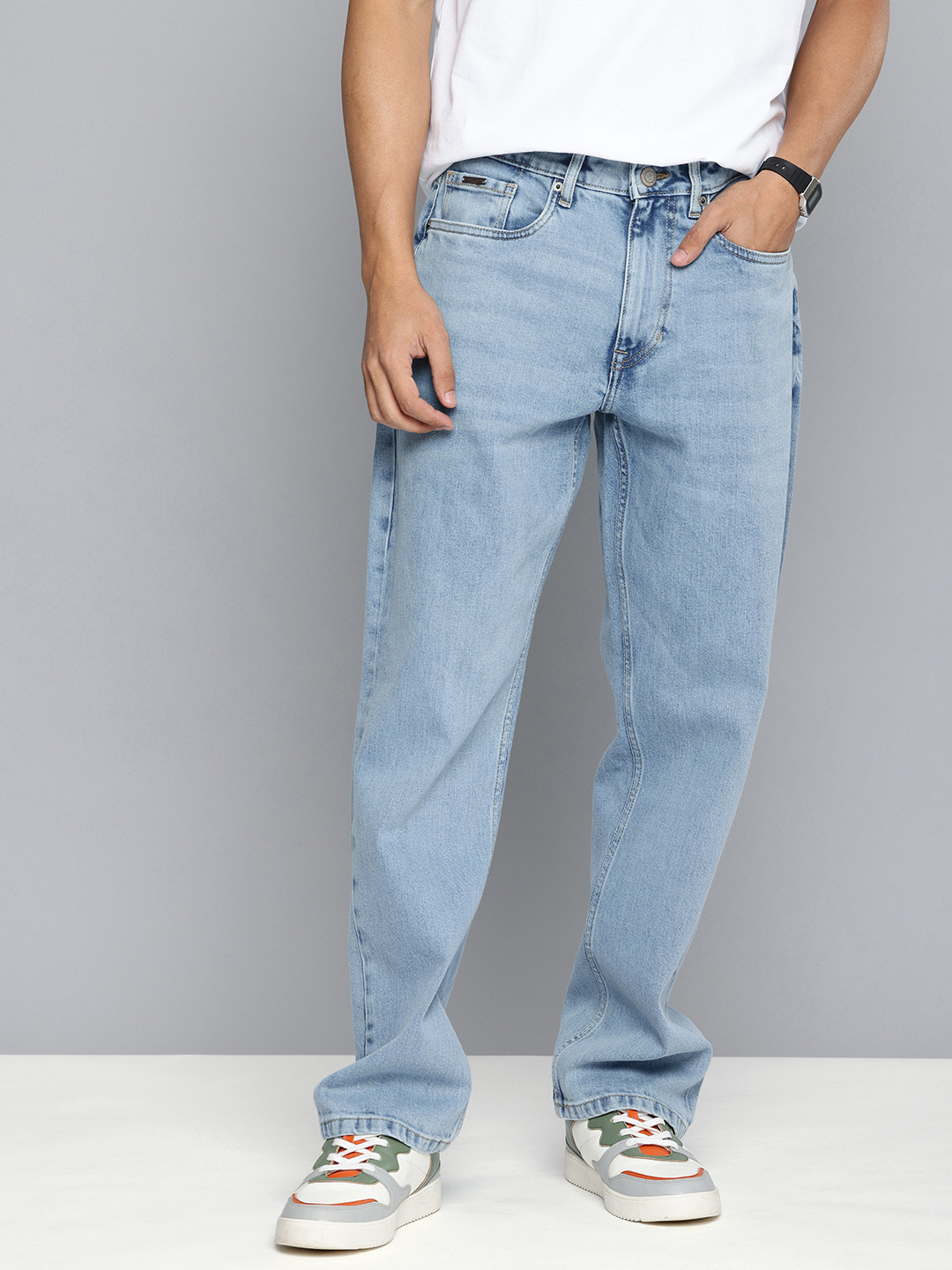 Aeropostale Men Fit Light Fade Stretchable Regular Fit Jeans