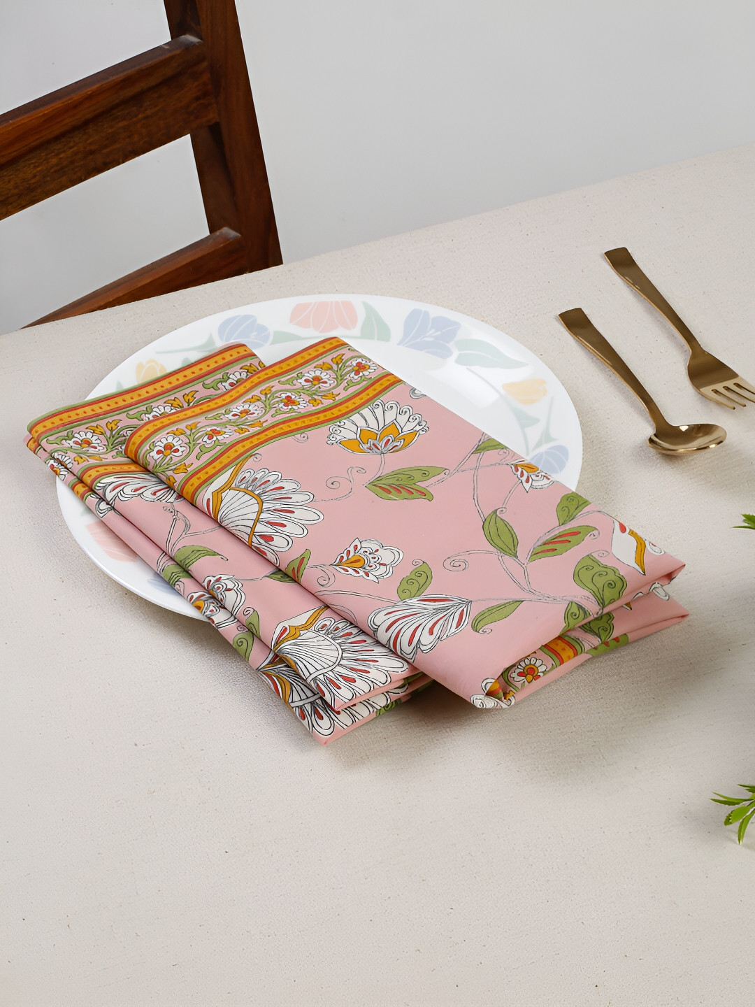 TARAN LIVING 4 Pieces Pink Floral Printed Cotton Table Napkins