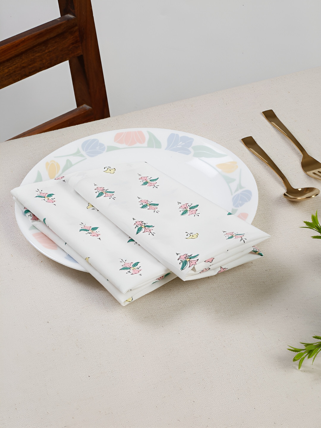 Ratan Cart White 4 Pieces Printed Cotton Table Napkins