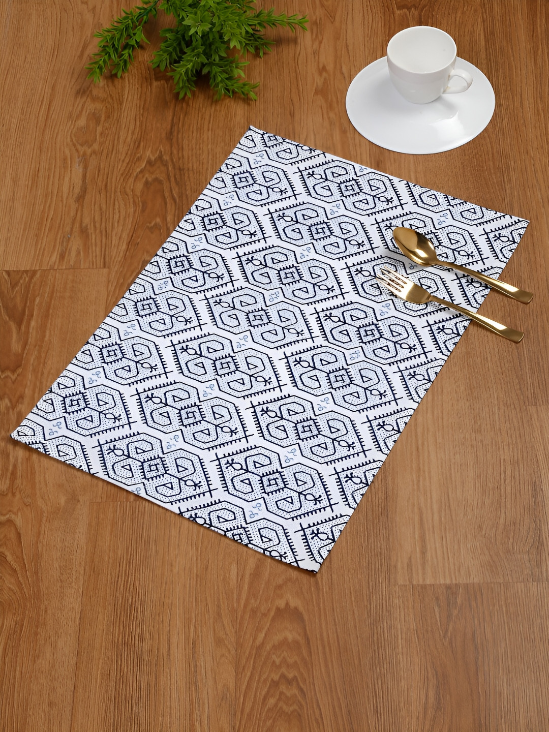 Ratan Cart White & Blue 4 Pieces Geometric-printed Cotton Table Placemats