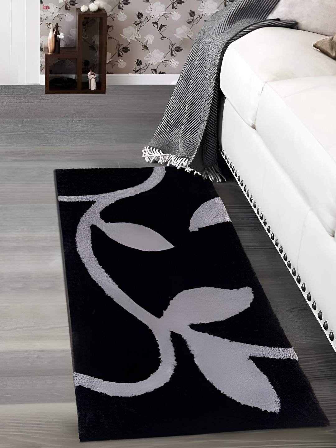 Shopgallery Grey & Black Leaf-patterned Soft & Anti-skid Floor Runner
