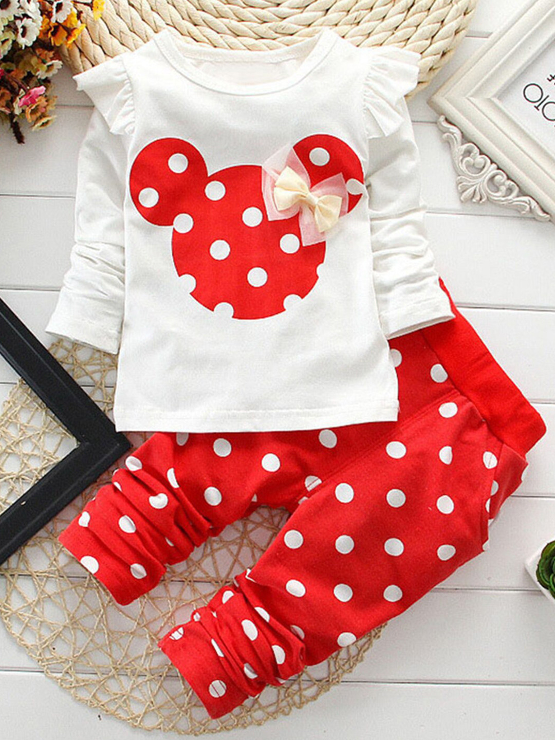 Bold N Elegant Girls Minnie Mouse Printed Pure Cotton T-shirt with Pyjamas