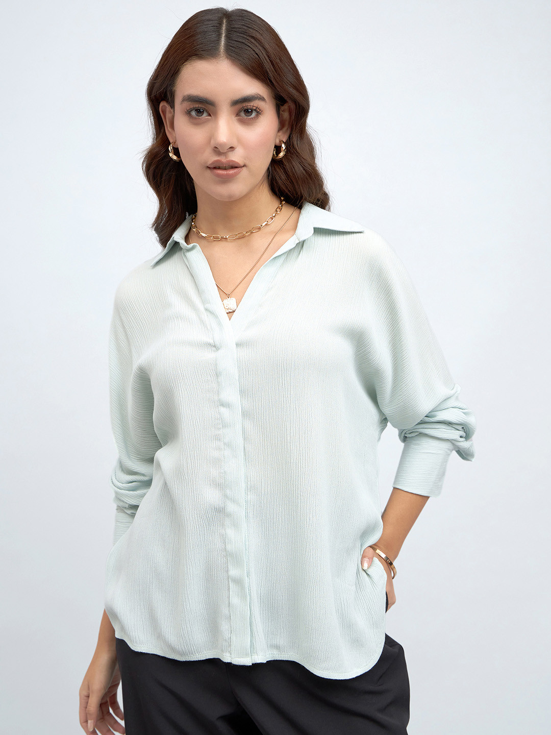 DL Woman Roll-Up Sleeves Crepe Shirt Style Top