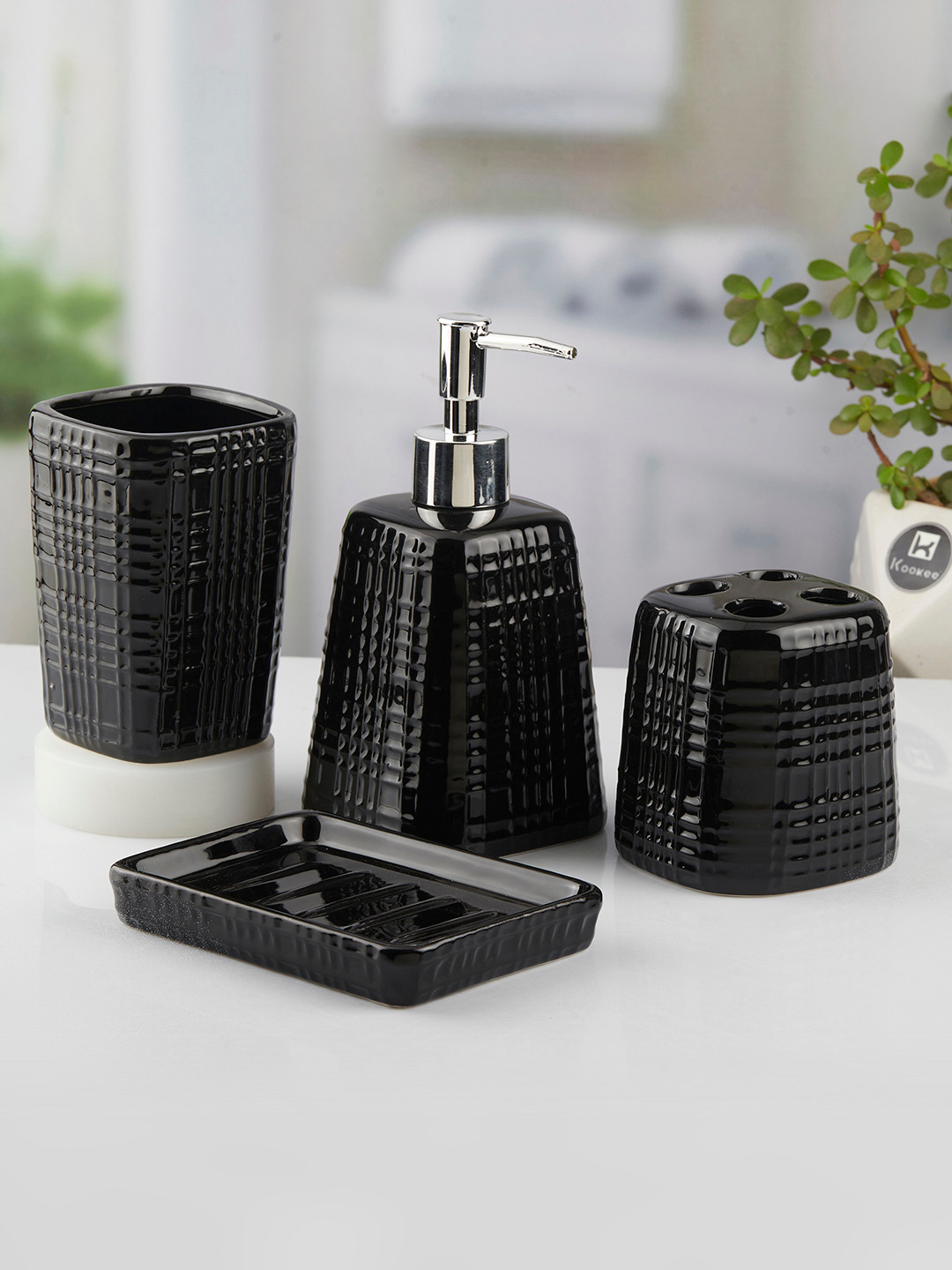 Kookee Black 4 Pieces Textured Ceramic Bath Accessories Set