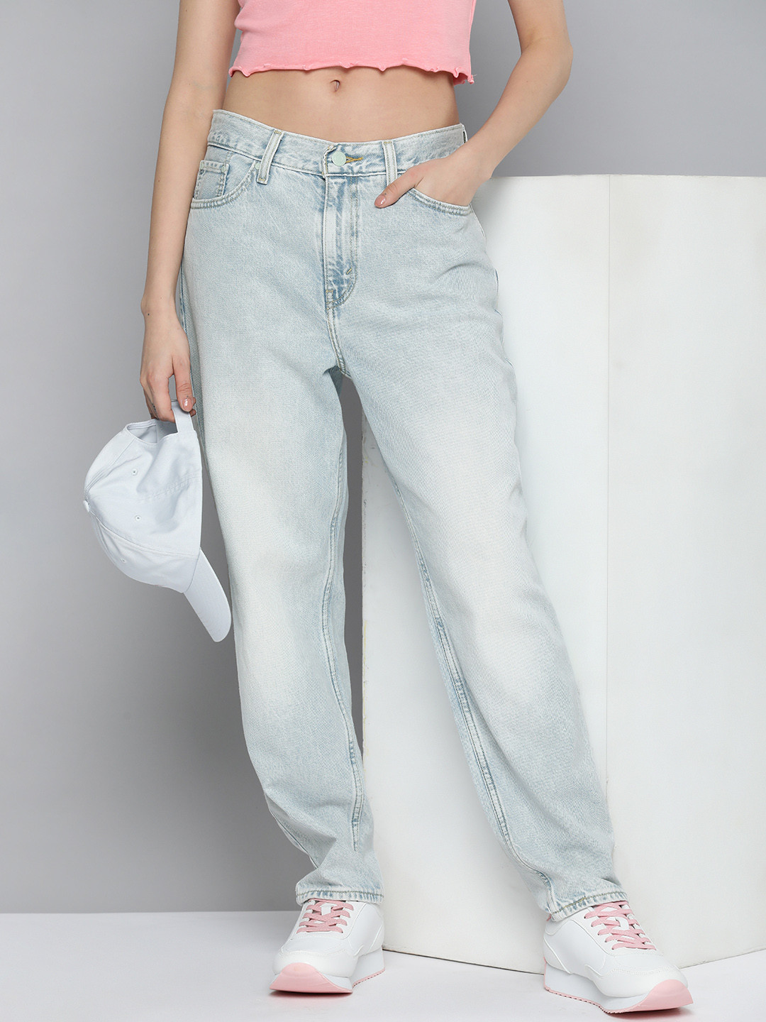 Levis Women High-Rise Mom Fit Heavy Fade Jeans