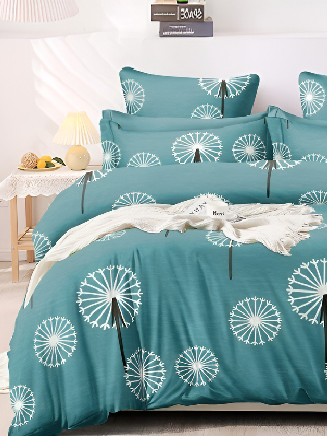 Laying Style Blue & White Printed King Duvet Cover
