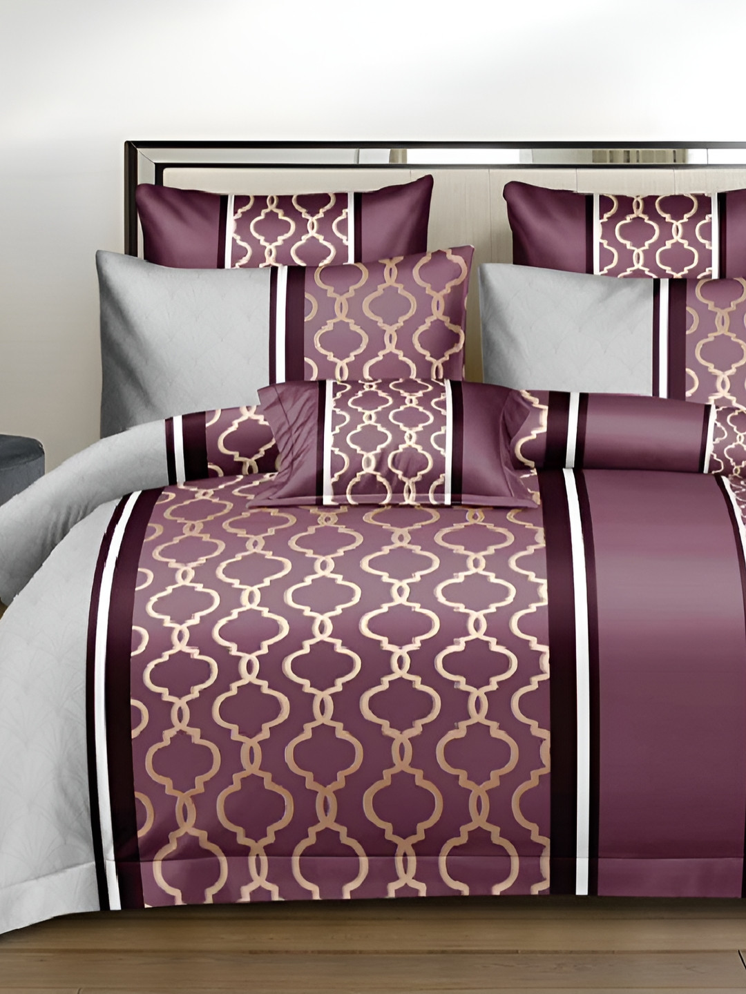 Laying Style Purple & Beige Printed Cotton King Duvet Cover
