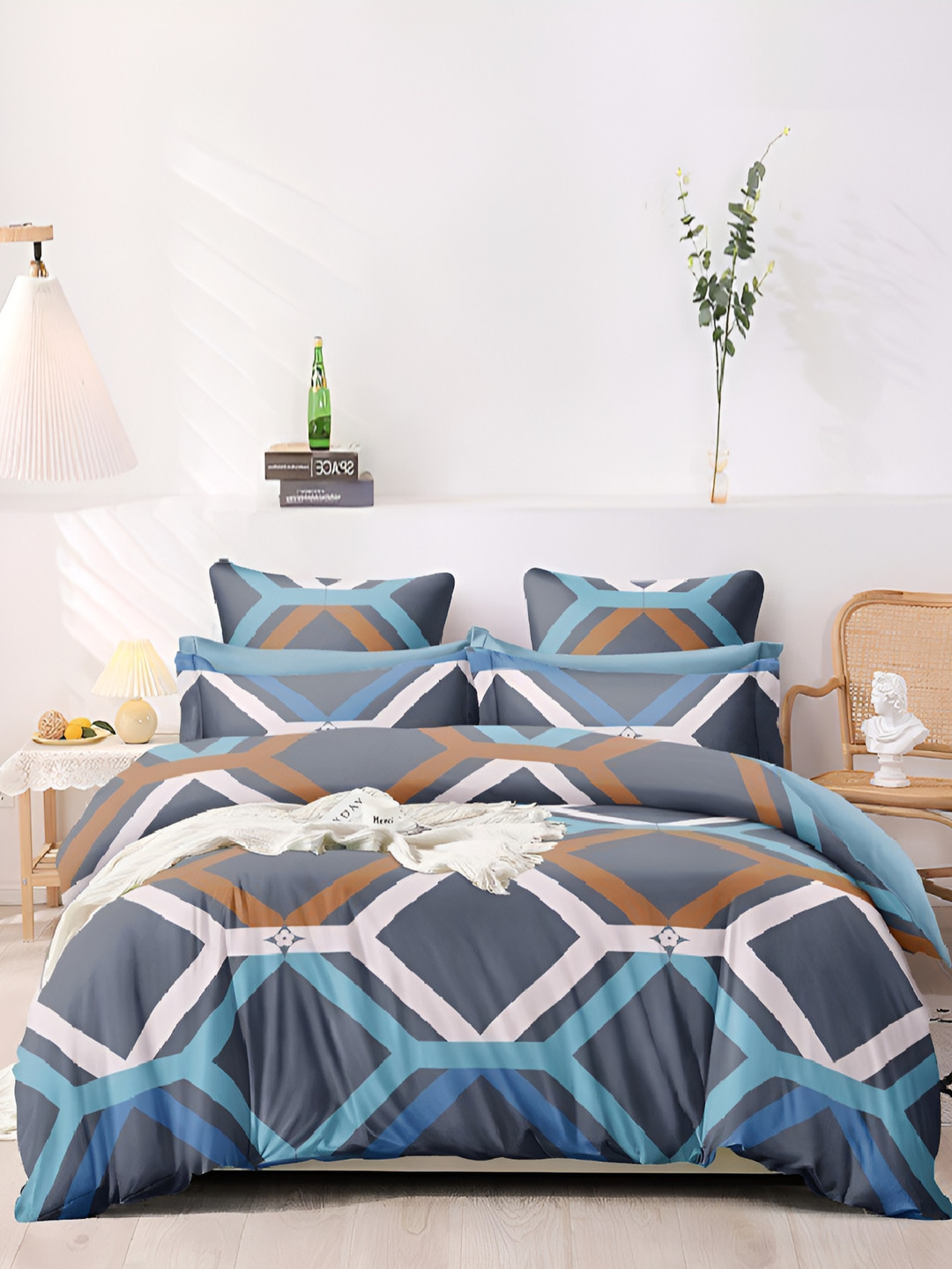 Laying Style Grey & White Geometric Printed 160 TC King Duvet Cover