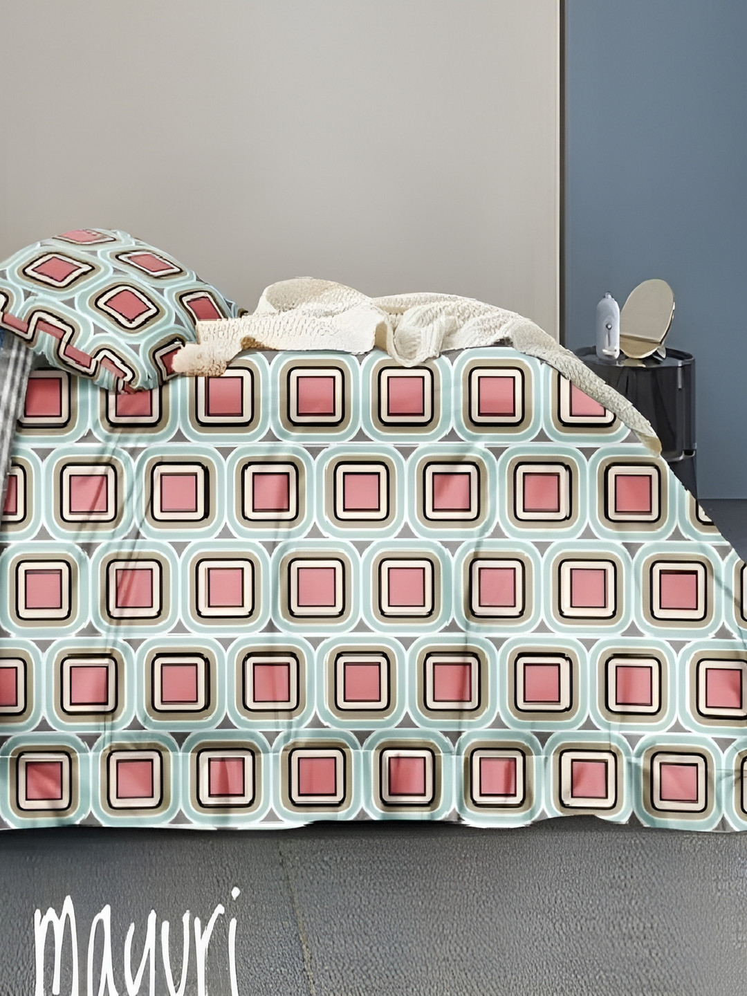 Laying Style Green & Peach Coloured Printed King Duvet Cover