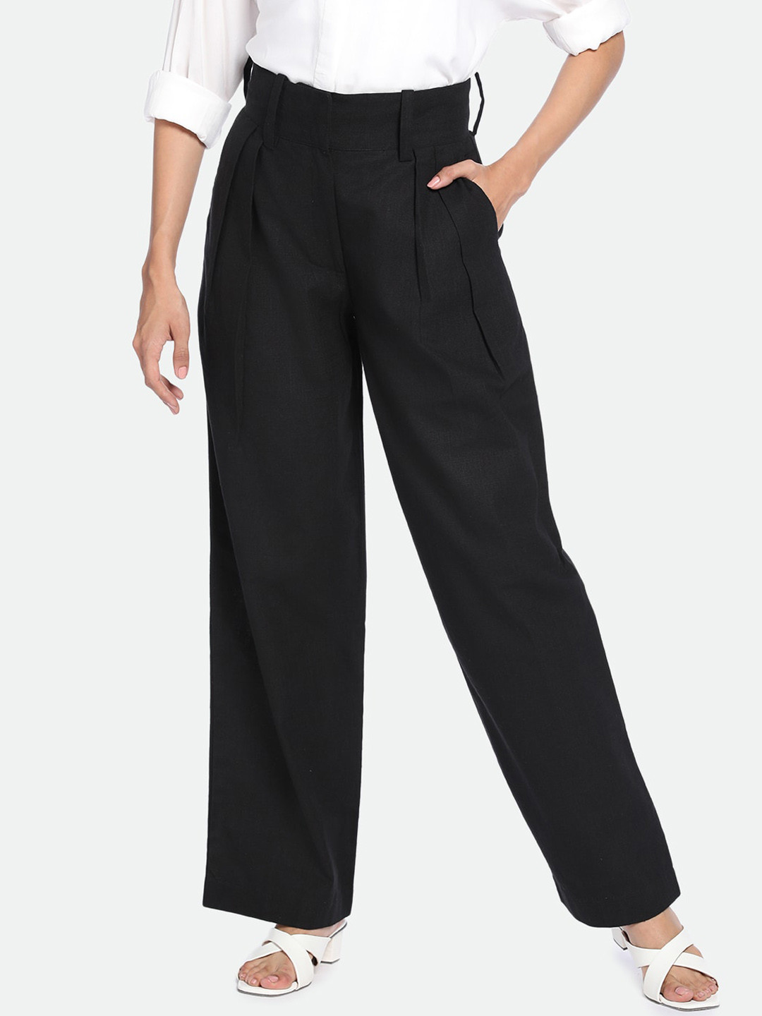 DL Woman Women Mid-Rise Plain Pleated Regular Trousers Trouser