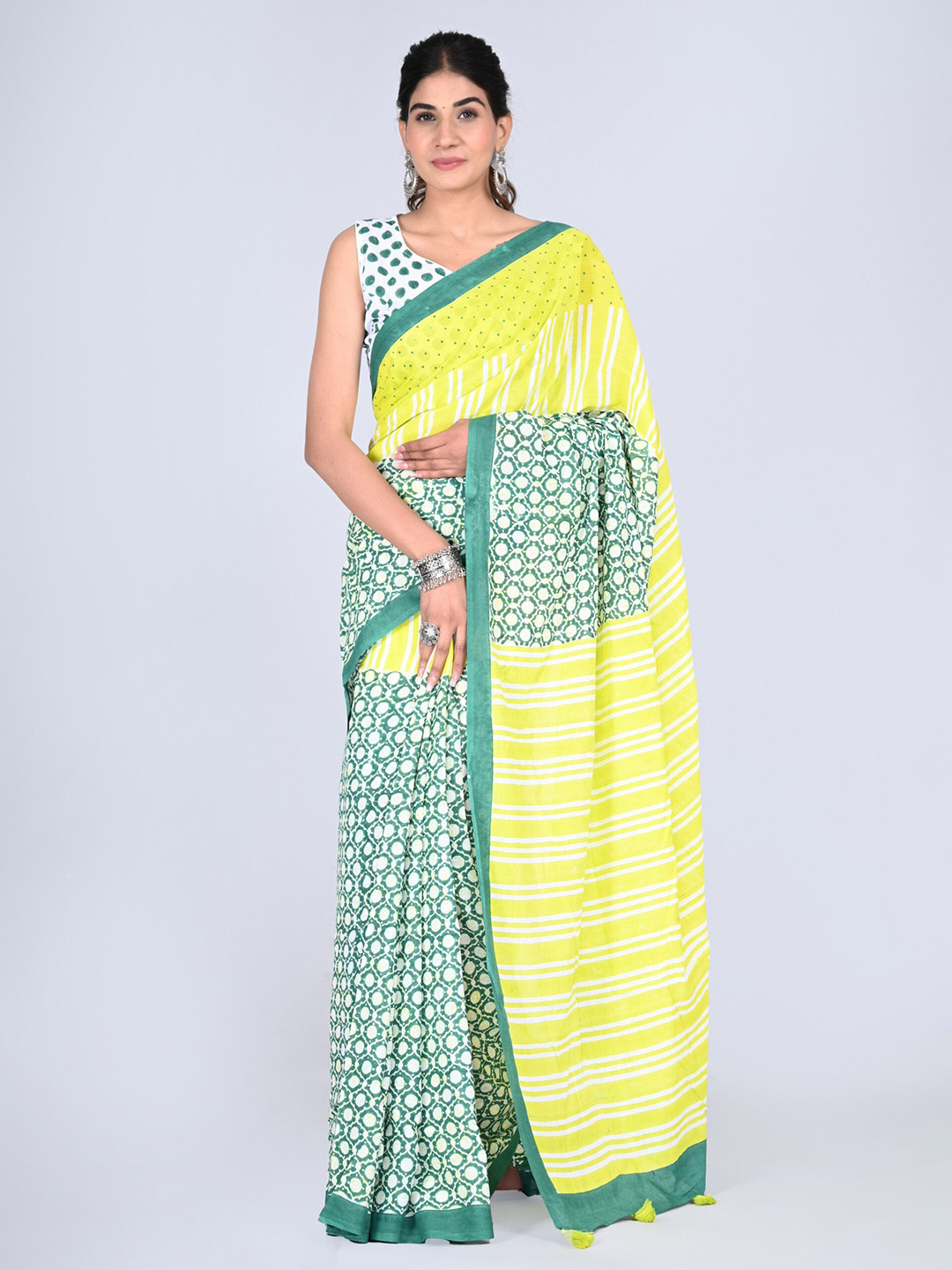 Shivanya  Handicrafts Pure Cotton Block Print Saree