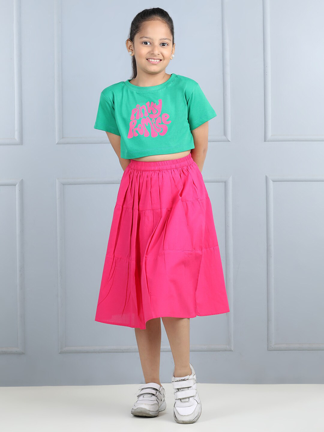 AWW HUNNIE Girls Crop T-shirt With Skirt