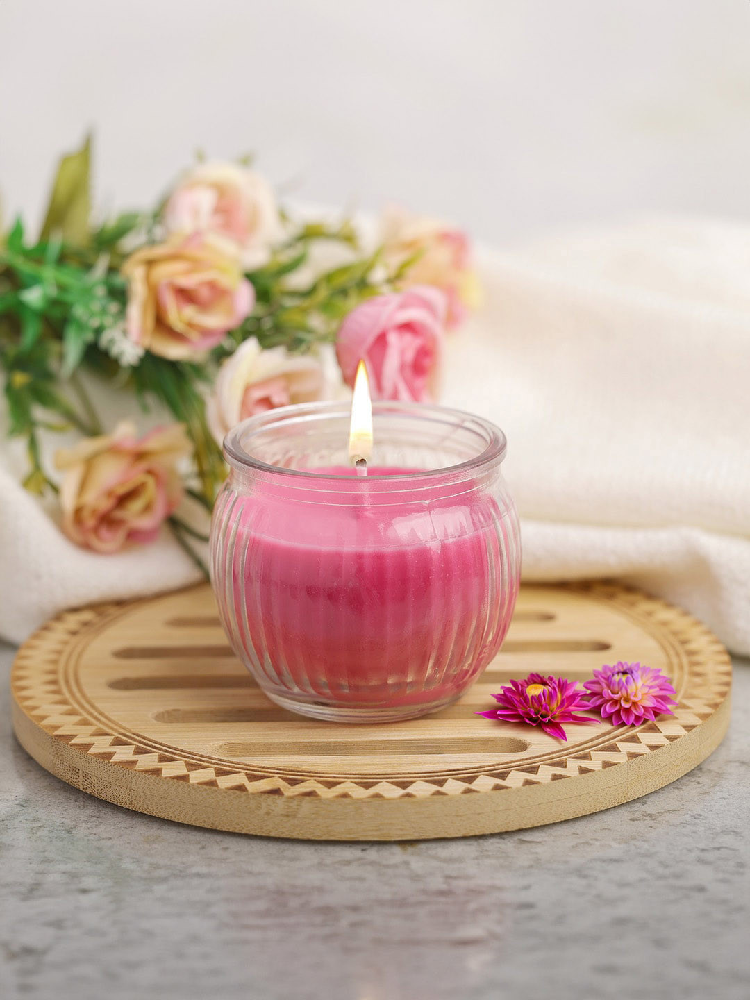 Iris Homefragrances Ribbed Scented 1 Wick Damask Rose Solid Round Regular Jar Candles