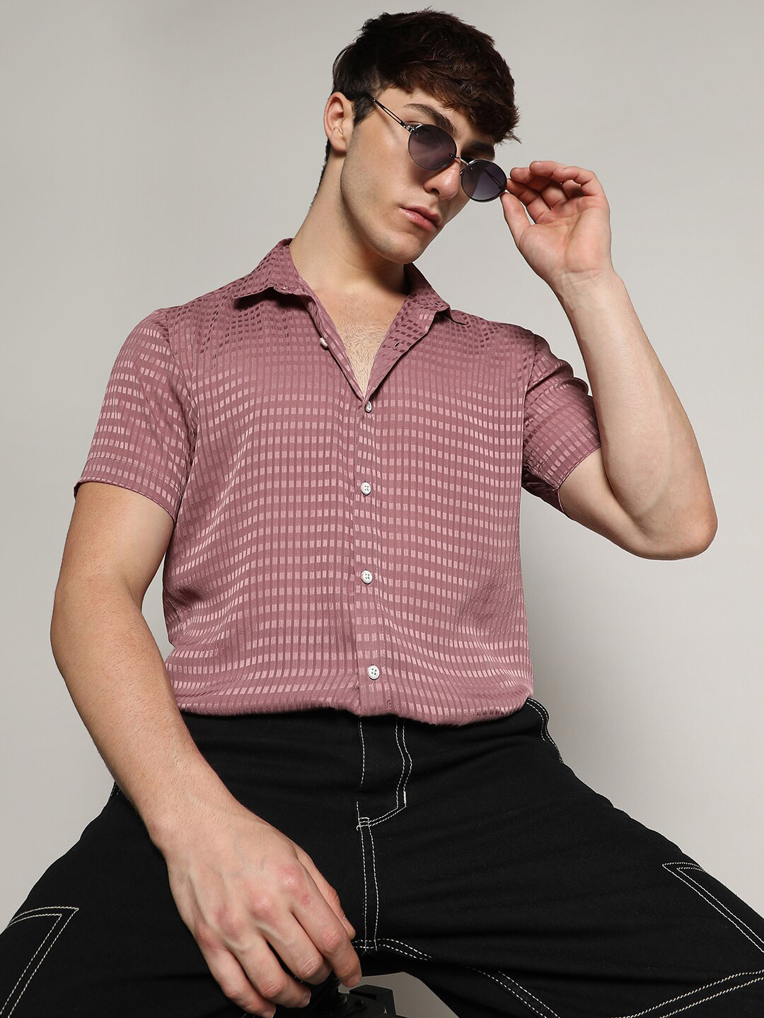 Campus Sutra Relaxed Striped Self Design Spread Collar Short Sleeves Casual Shirt