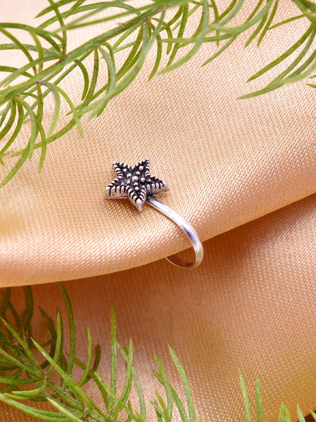 Abhooshan Sterling Silver Stud Nosepin