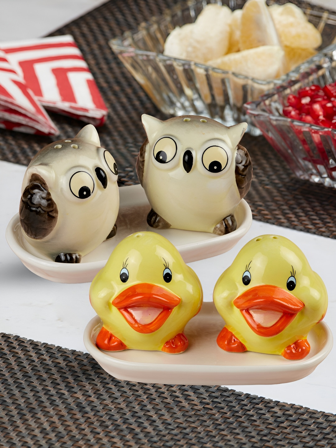 Kookee Beige & Yellow 2 Pcs Ceramic Dishwasher Safe Salt and Pepper Shakers