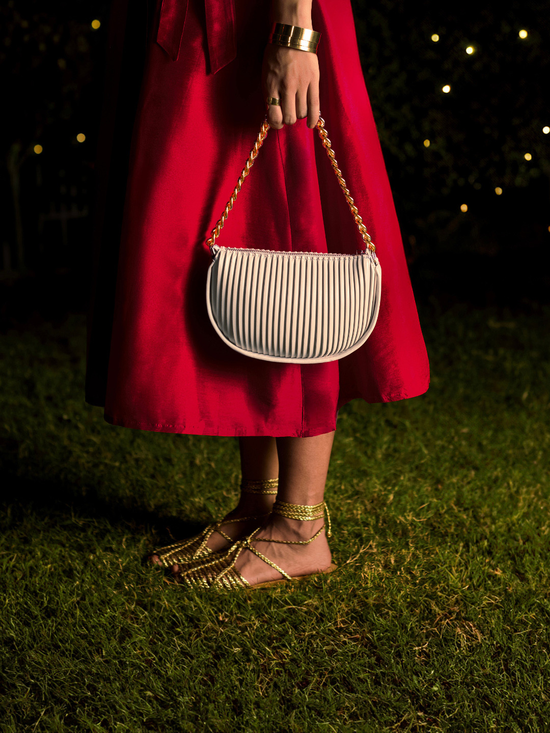 IRTH by House of Titan Women Self Design Handheld Bag