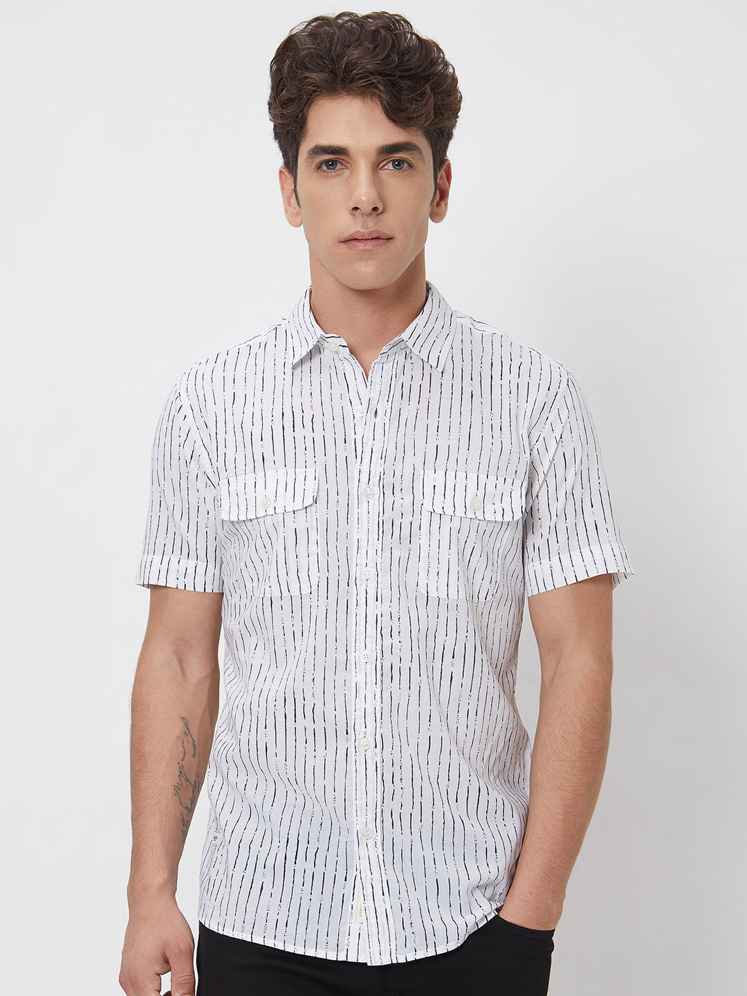 Mufti Slim Fit Vertical Striped Short Sleeves Cotton Casual Shirt