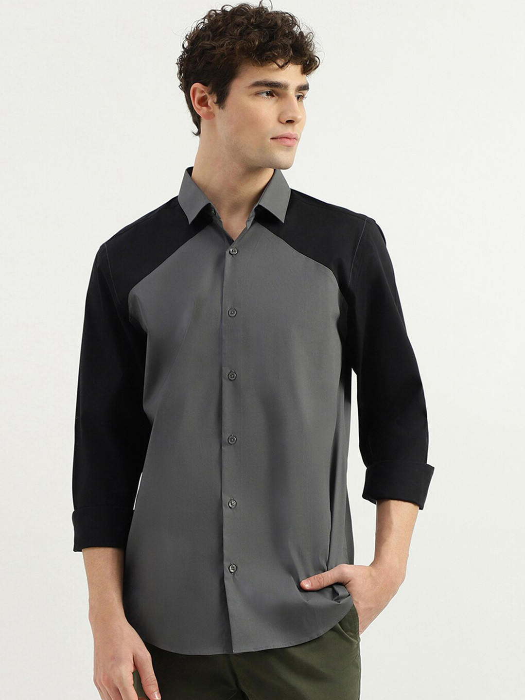 United Colors of Benetton Slim Fit Colourblocked Spread Collar Long Sleeves Formal Shirt
