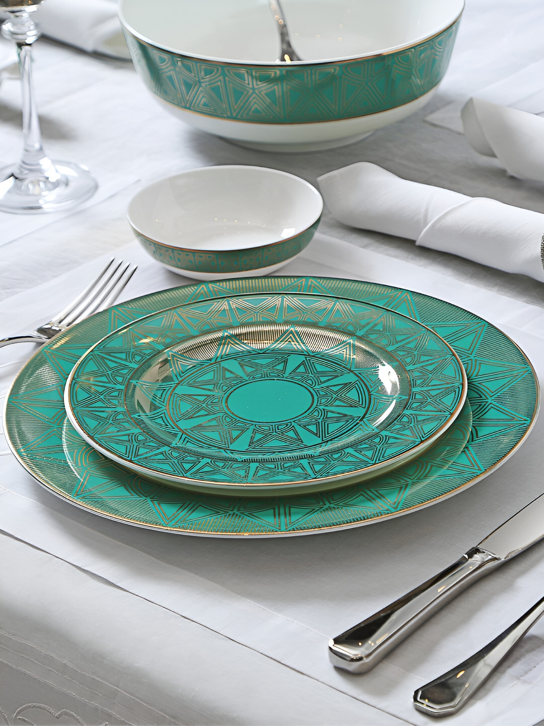 Perenne Design Green & Gold-Toned 2 Pieces Geometric Printed Bone China Glossy Plates