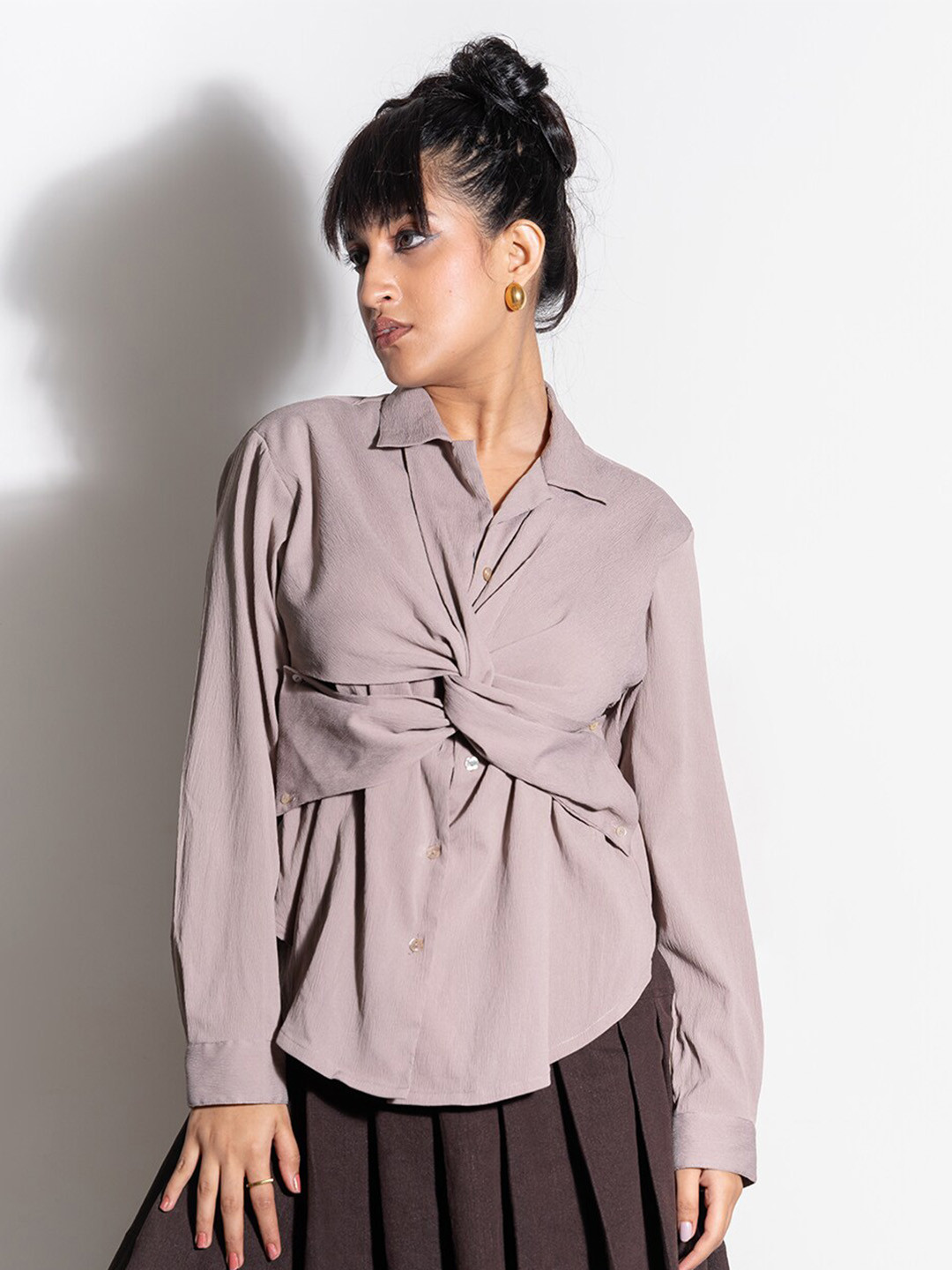 Ostilos Spread Collar Long Sleeves Elmwood Knot Casual Shirt