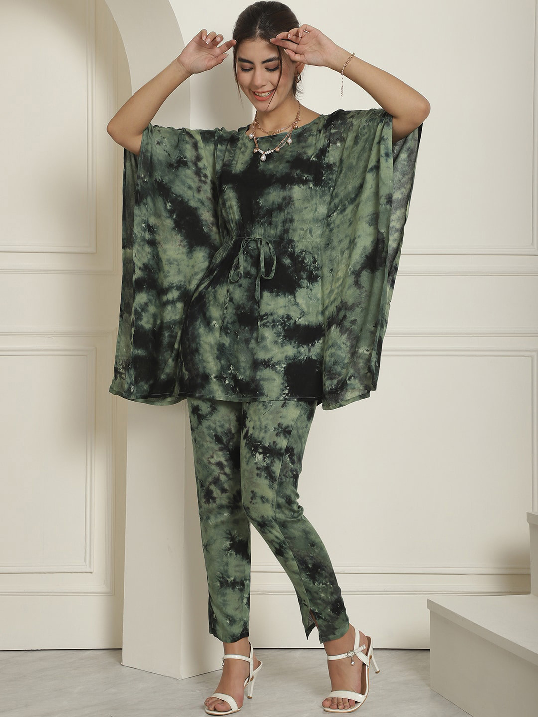 Indian Needle Tie & Dye Dyed Tie Up Kaftan With Trouser
